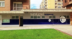 West End Idiomas - Diseño y Rotulación para tu negocio - Curva Rotulación Integral Pamplona
